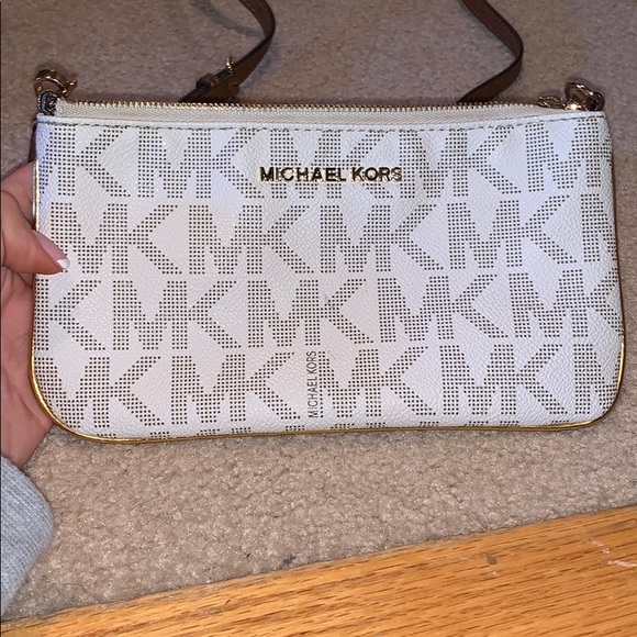 Michael Kors Handbags - Michael Kors Cross Body